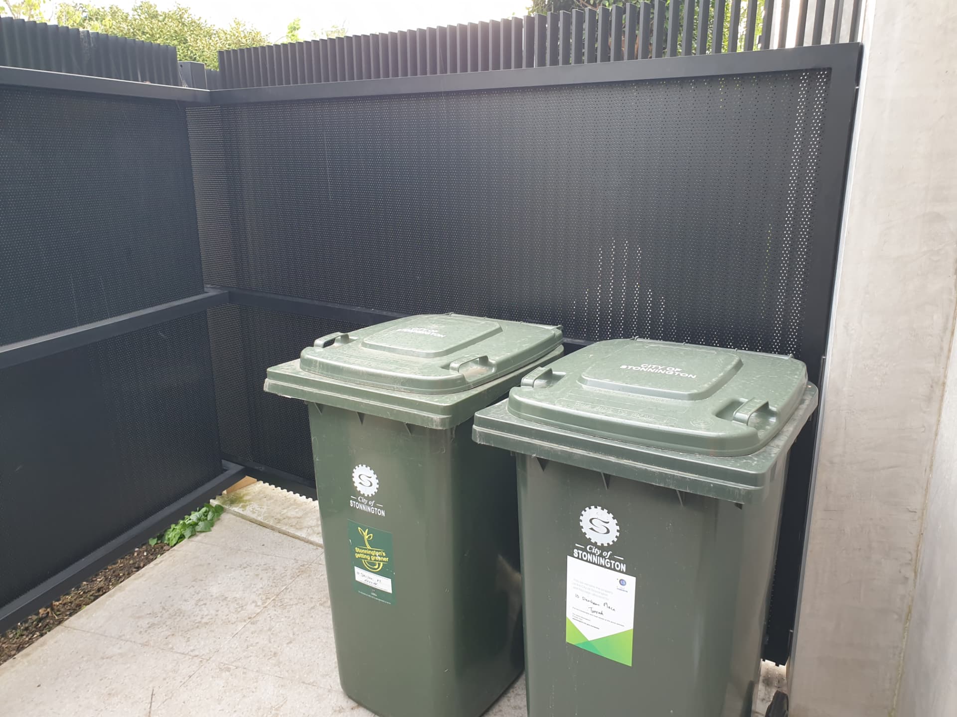 Aluminium privacy fencing installation Melbourne