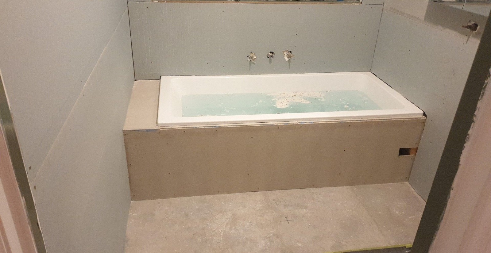 Bath and bathroom carpentry installation work Melbourne