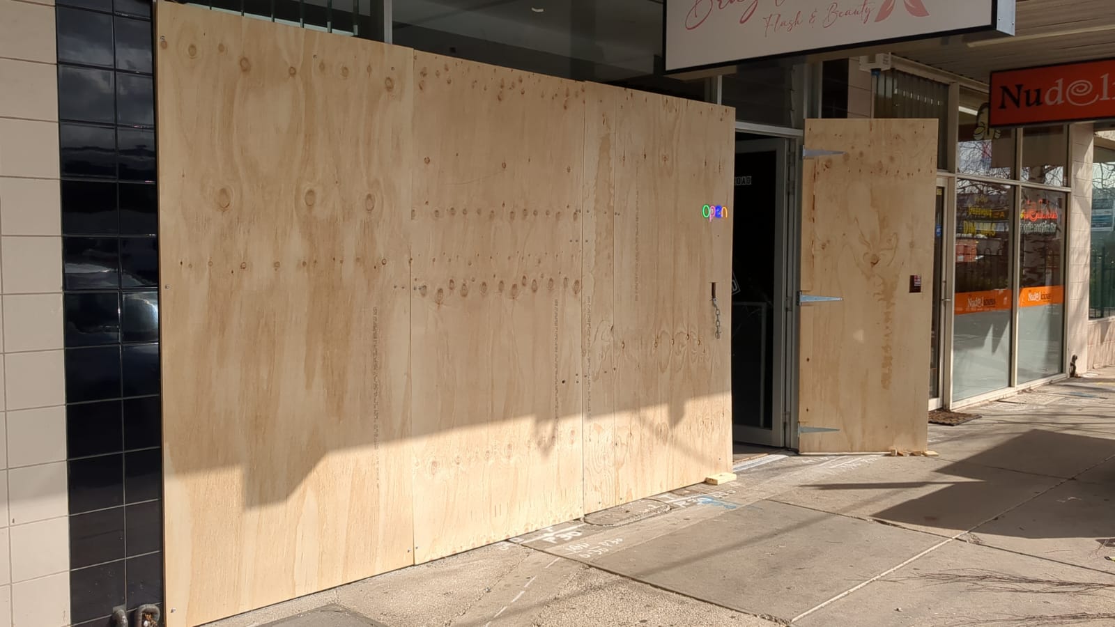 Commercial shopfront carpentry and boarding work Melbourne