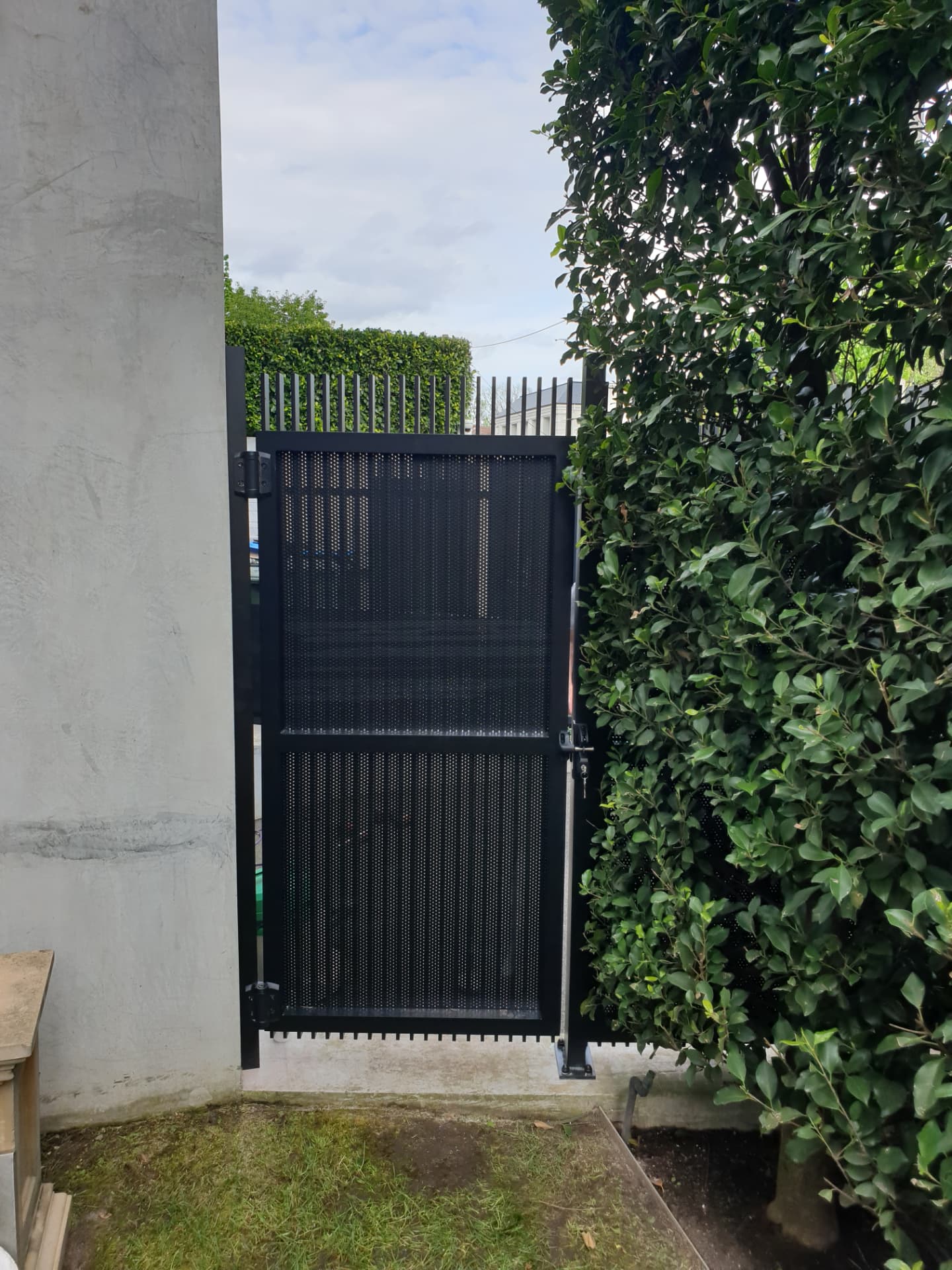Aluminium screening and fencing Melbourne